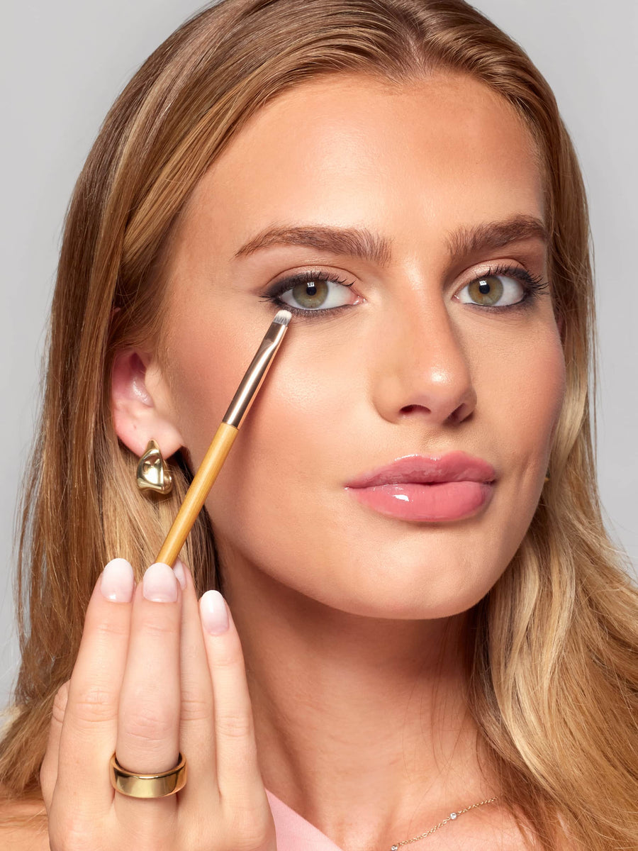 eye definer line & smudge brush coverage result